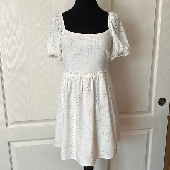 WHITE EYELET COTTAGE WESTERN PUFF SLEEVE MINI DRESS - Picture 1 of 4